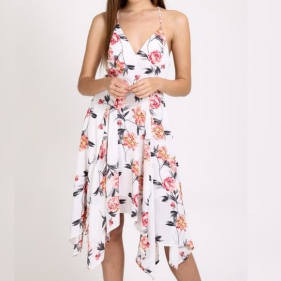 Boutique Dresses & Skirts - Last One Sz M Handkerchief Hem Dress Floral Print